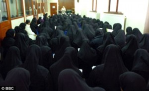 Para murid perempuan di sekolah Islam